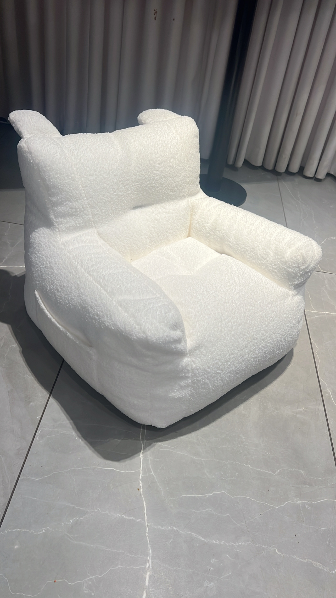 כורסא לבן 1